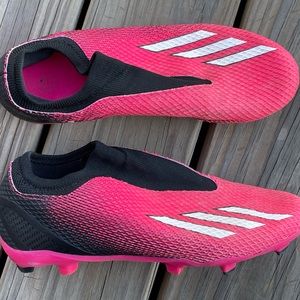 Adidas laceless soccer cleats - men’s size 8, women’s size 9.5